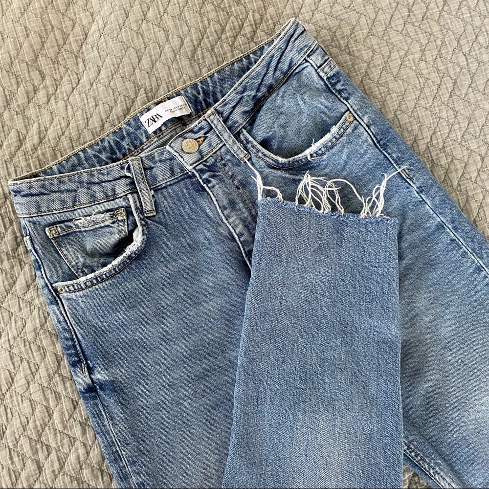 ZARA STRAIGHT LEG JEANS